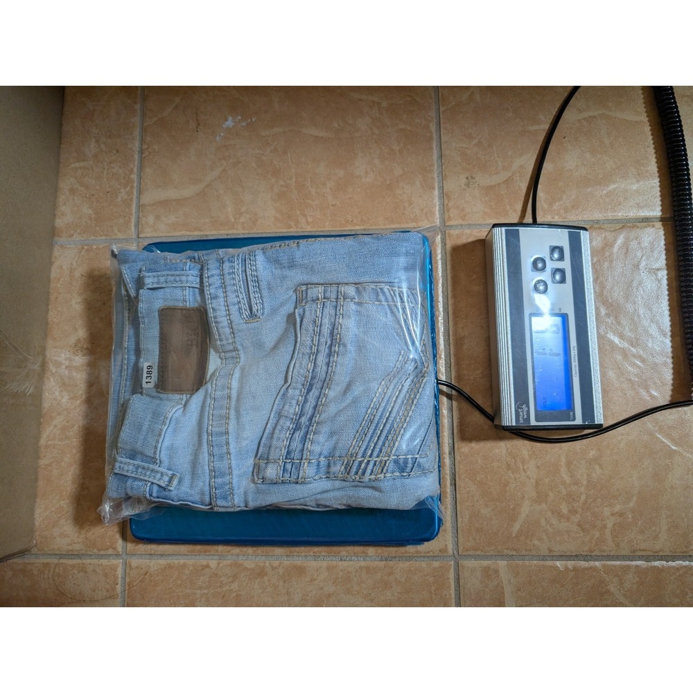 BKE Jeans Women's  32R Carter Straight Leg  Light Wash‎ Outdoors - Picture 12 of 12